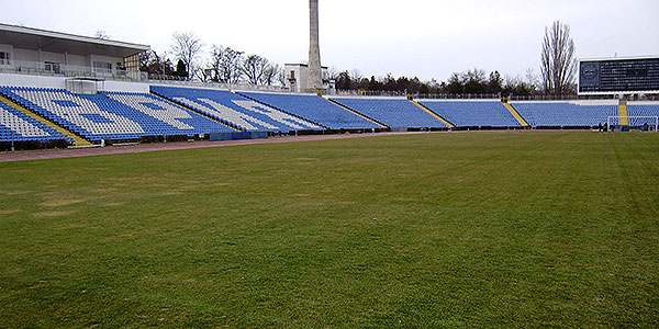 Стадион «Локомотив» (Симферополь) 