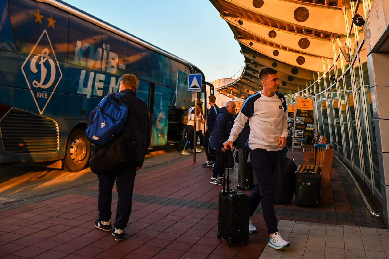 Dynamo Kyiv players arrive in Krivoy Rog for Ukrainian Championship match