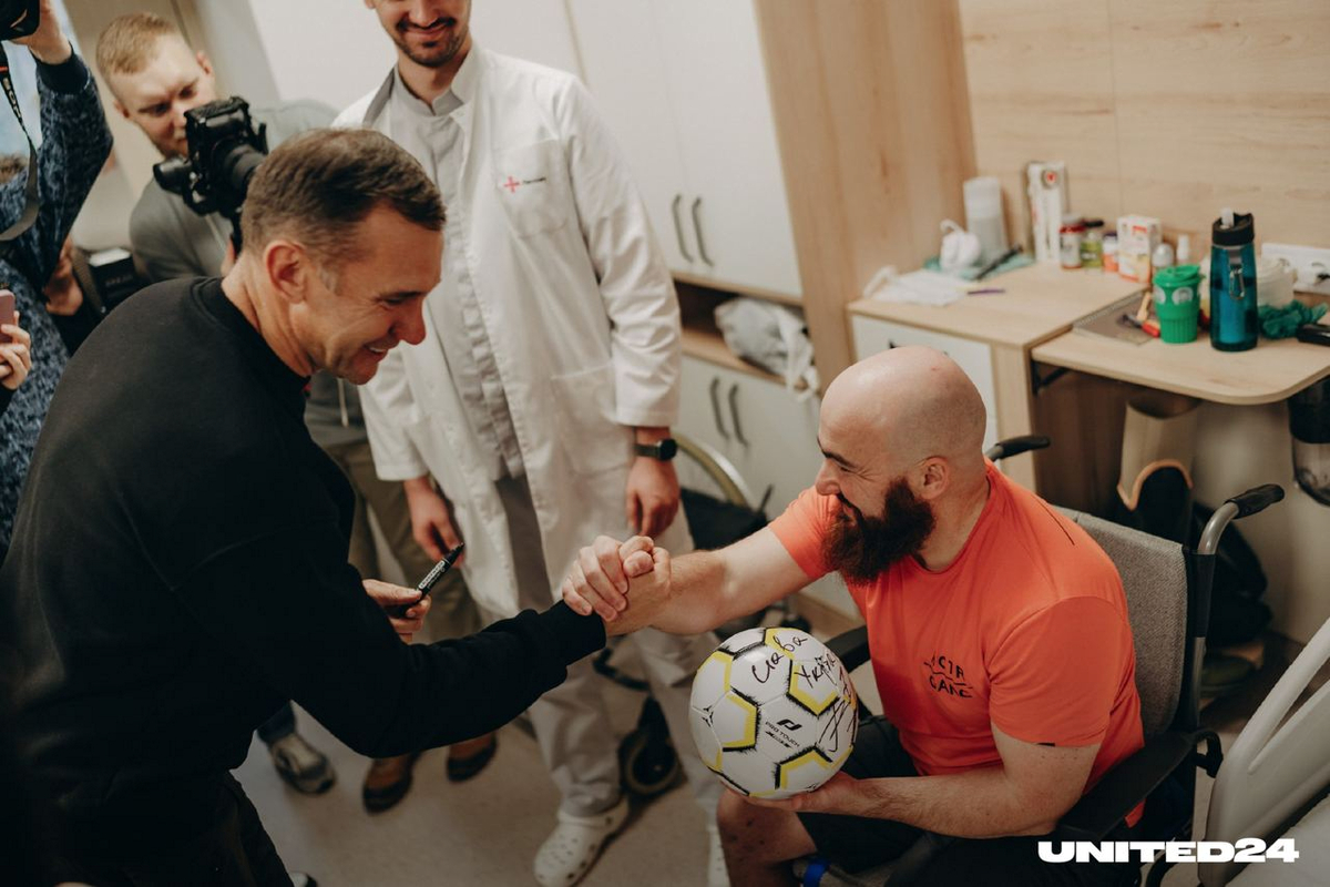 Former Ukrainian National Team Coach Andrei Shevchenko Supports Hospital Patients