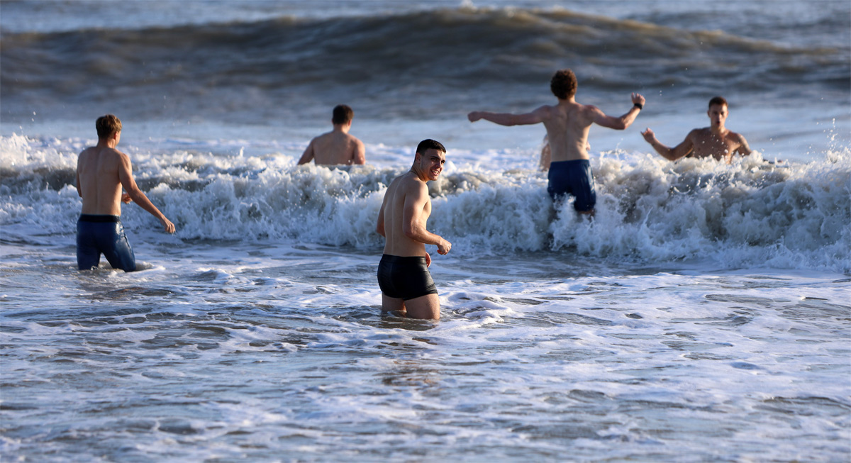 "Динамо" на зборі у Туреччині: тренування на полі, пробіжка узбережжям та відновлення у холодній воді