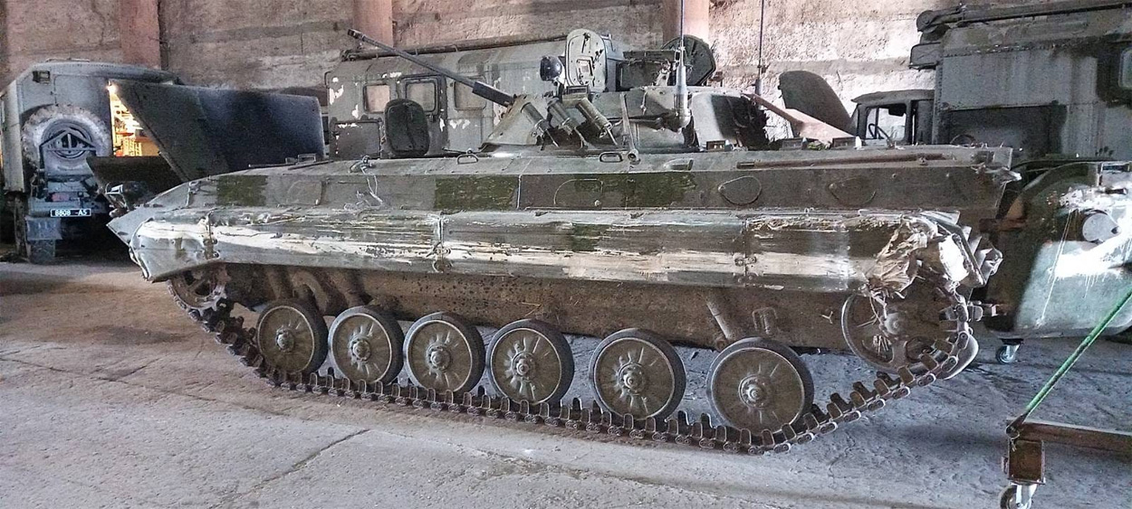 Fünf Trophäen der Streitkräfte der Ukraine auf einmal! Panzer, zwei Infanterie-Kampffahrzeuge, ein BMD und ein Schützenpanzer mit voller Munition