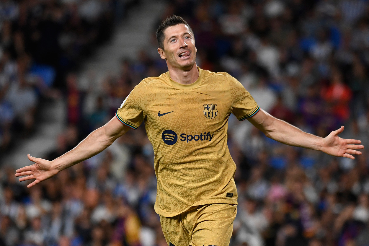 Robert Lewandowski Scores First Goal For Barcelona In La Liga VIDEO Robert Lewandowski Scores First Goal For Barcelona In La Liga VIDEO