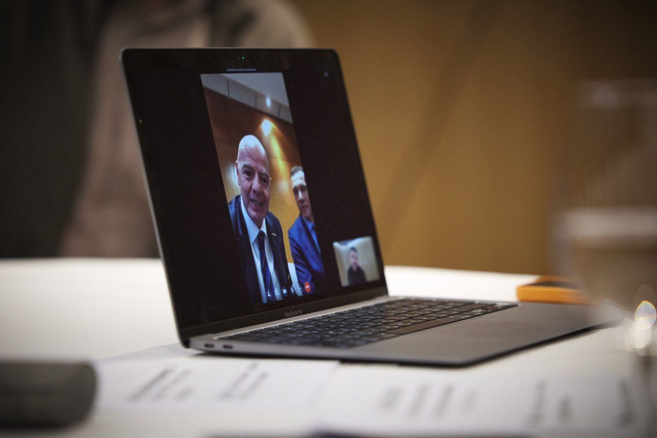 Джанні Інфантіно та Андрій Шевченко під час розмови