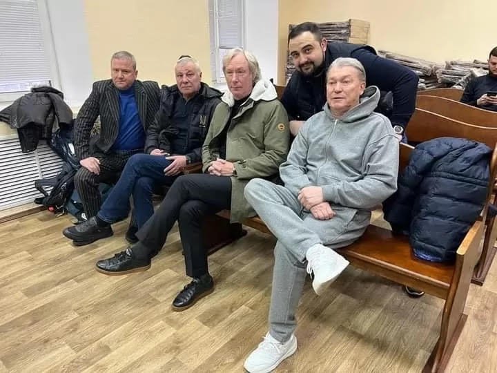 Підтримати Павелка до суду прибули легенди українського футболу