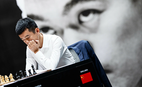 Матч за звание чемпиона мира по шахматам 2023, Ян Непомнящий проиграл Дин  Лижэню в 4-й партии, 13 апреля 2023 - Чемпионат