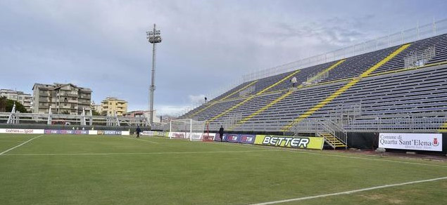Стадион «Ис Аренас»